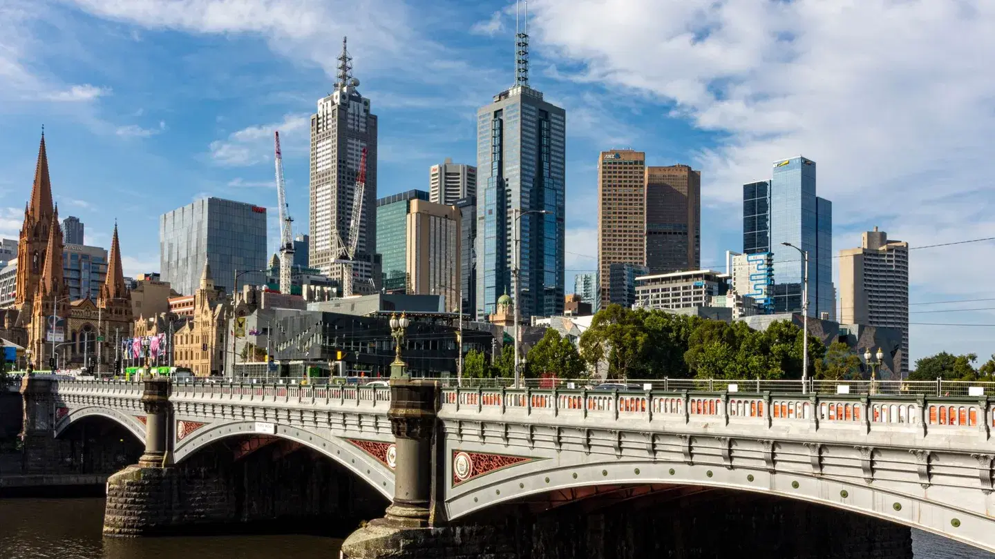 Melbourne skyline, Princes Bridge and city architecture